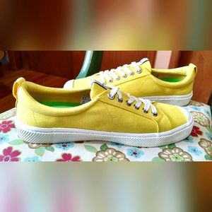 Cariuma sneakers, new, size 11 women's/ 9.5 men's.